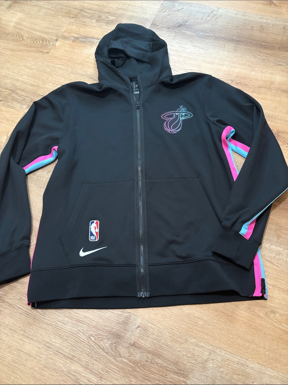 NWOT Miami Heat Nike City Edition Showtime Therma Full-Zip Hoodie 2021 NBA large